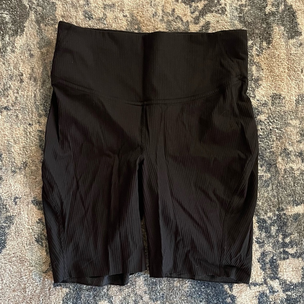 Lululemon ribbed biker shorts
